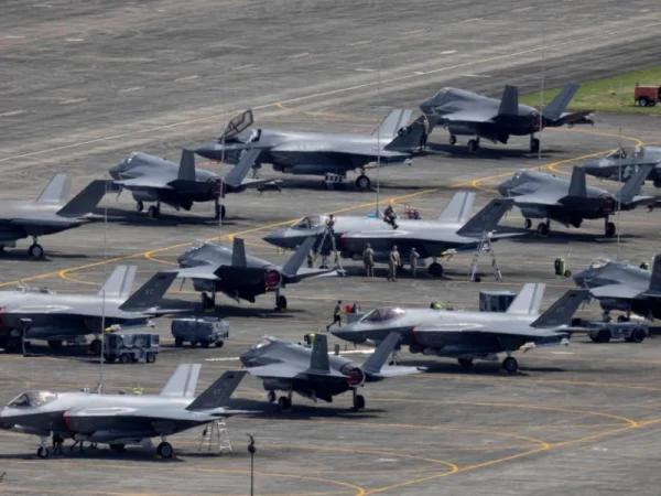 ԱՄՆ-ն ինքնաթիռներ և երկու ուղղաթիռ է տեղակայել Մեծ Բրիտանիայում գտնվող բազաներում. Times