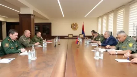 Վաղարշակ Հարությունյանն ու Ալեքսանդր Դվորնիկովը քննարկել են Սյունիքում ստեղծված իրավիճակը