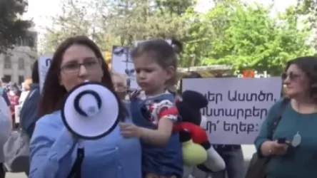 Մենք գիտենք, որ մեր տղաները գազանի ձեռքում են․ երթ Երևանում՝ հայ գերիների վերադարձի պահանջով