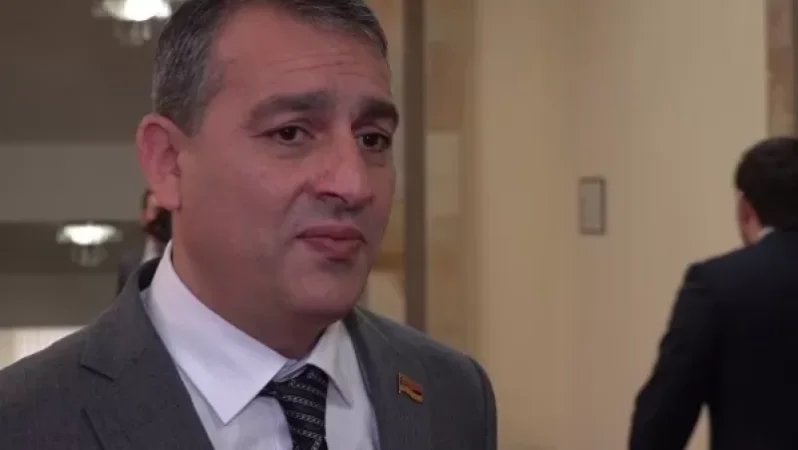 Եթե բանակցություններն արդյունք չտան, ուժի կիրառմամբ ադրբեջանցիներին պետք է վռնդել ՀՀ տարածքից. Արմեն Խաչատրյան