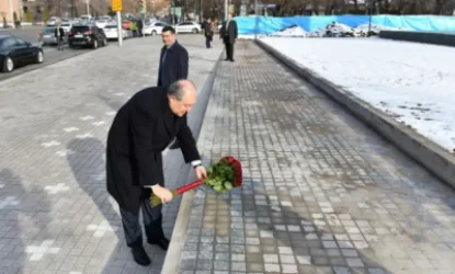 Արմեն Սարգսյանը հարգանքի տուրք է մատուցել Մարտի 1-ի զոհերի հիշատակին