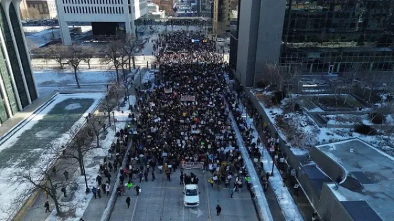 Ալեքս Պրետիի մահից մեկ օր անց Մինեապոլիսում հարյուրավոր մարդիկ բողոքի ցույցի են դուրս եկել