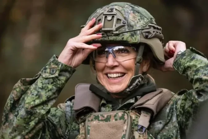 Նիդեռլանդների թագուհի Մաքսիման կծառայի հոլանդական բանակում