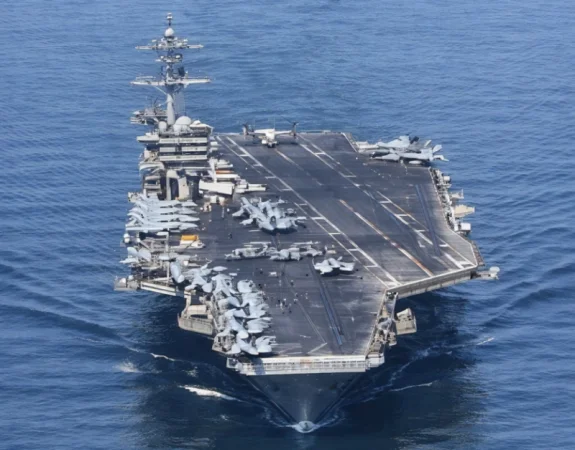 Թրամփը հրապարակել է երկրի ամենամեծ ավիակրի լուսանկարը