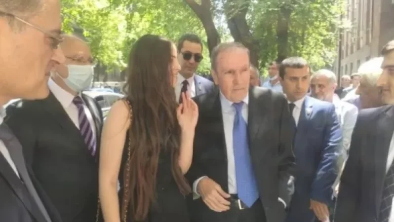 «Պիտի երկիր ունենայինք, որ էսքանը չլիներ». Լևոն Տեր-Պետրոսյան. «Հրապարակ»