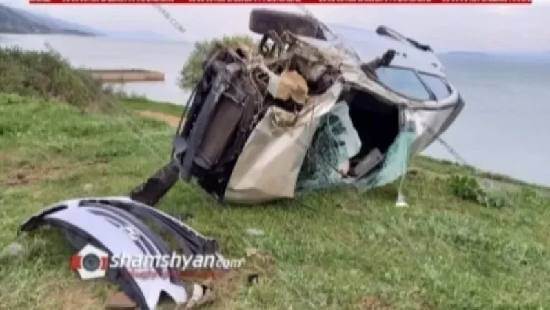 Խոշոր ավտովթար՝ Գեղարքունիքում. 29-ամյա վարորդը Hyundai Elantra-ով մի քանի պտույտ շրջվելով՝ կողաշրջված հայտնվել է Սևանի ափին