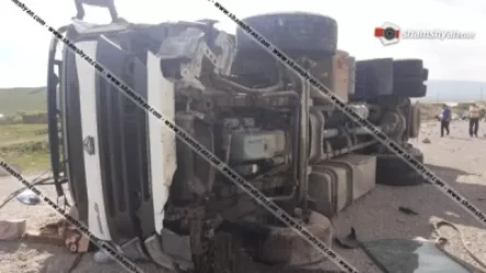 Շիրակում բախվել են Toyota-ն ու բեռնատար Howo-ն․ 3 մարդ հոսպիտալացվել է