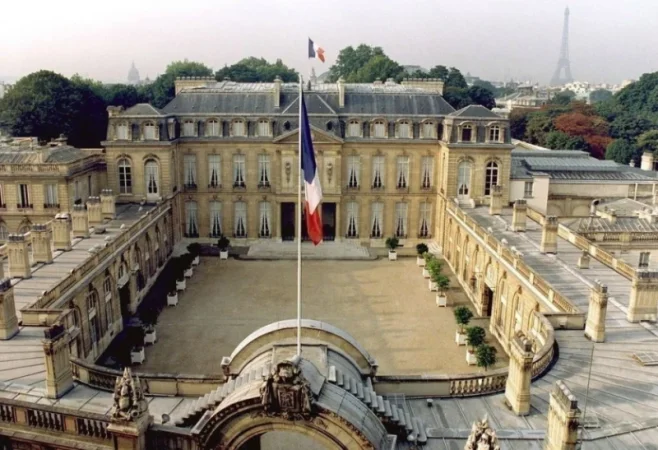 Ելիսեյան պալատում սկանդալ է. աշխատակիցը ճենապակի է գողացել Մակրոնի նստավայրից