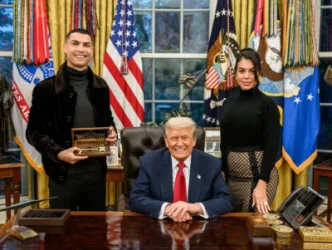 Թրամփը Սպիտակ տան խորհրդանշական բանալին նվիրել է Ռոնալդուին