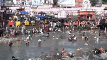 Հնդկաստանում պահանջել են դադարեցնել դիերը Գանգեսի մեջ նետելը