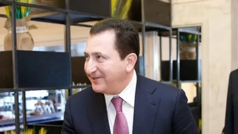 Պատրոն Դավոն երկրից բացակայելու հնարավորություն չունի, բայց նա կատարում է իր աշխատանքային պարտականությունները․ փաստաբան