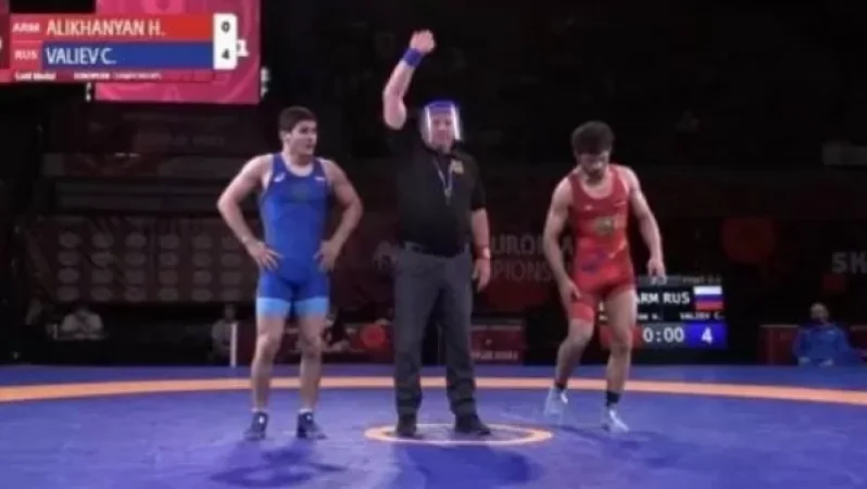 Ըմբիշներ Պապիկյանը և Ալիխանյանը դարձել են Եվրոպայի առաջնության արծաթե մեդալակիրներ