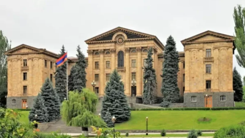 Նոր ձևաչափ՝ ԱԺ մտնելու համար. «Հրապարակ»
