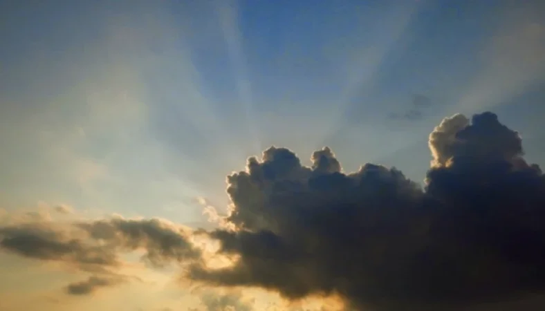 Ջերմաստիճանի կտրուկ փոփոխություն. տաք օդային հոսանքներ, մառախուղ. եղանակը՝ Հայաստանում