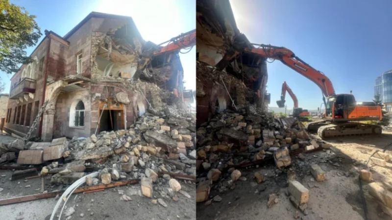 Ադրբեջանն օկուպացված Ստեփանակերտում ոչնչացնում է արտաքին գործերի նախարարության շենքը