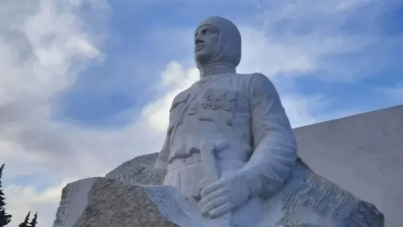 Ադրբեջանցիները` ռուս խաղաղապահներնի միջոցով պահանջել են ապամոնտաժել Գարեգին Նժդեհի արձանը