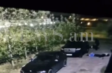 ՏԵՍԱՆՅՈՒԹ. Համացանցում հայտնվել է Փարաքարի համայնքապետի սպանության կադրերը