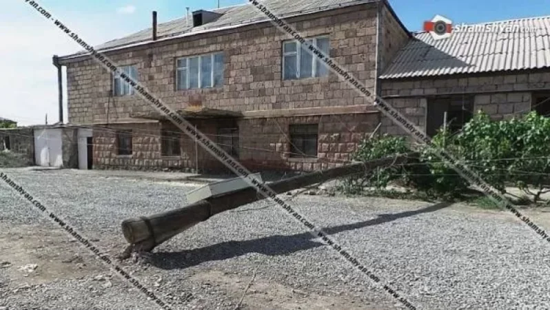 Գայ գյուղում քամին տապալել է էլեկտրասյունը, գյուղի 50-ից ավելի տներ մնացել էին առանց էլեկտրաէներգիայի
