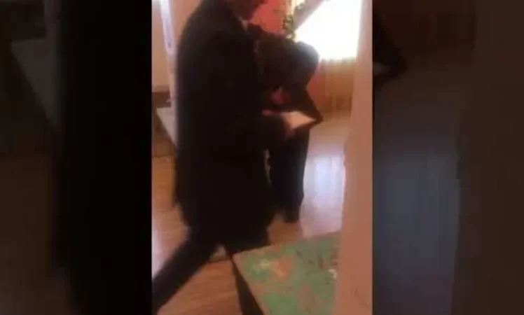 Video: Elderly Woman Given Paper Indicating Candidate from RPA by 'Headquarters' - Media
