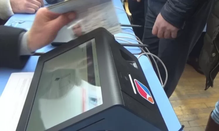 Ընտրողին ուղեկցեցին ոստիկանության բաժին