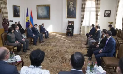 Գարեգին Երկրորդ կաթողիկոսը ընդունել է «Լուսավոր Հայաստան» կուսակցության անդամներին