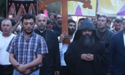 «Նոր Հայաստան՝ նոր հայրապետ» շարժմանը «կազմ-պատրաստ» սպասել են Մայր Աթոռում. «Հրապարակ»