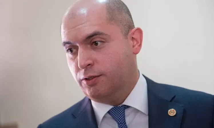 7 ամիս է՝ Նիկոլ Փաշինյանը վարչապետ է և․․․Արմեն Աշոտյան