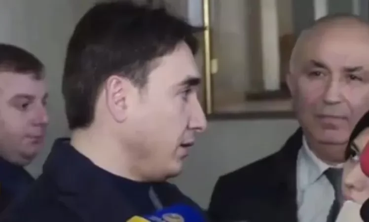 Look at me, can I be a person who exerts pressure? - Armen Gevorgyan
