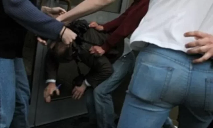 Երևանում հարձակվել են բժշկական համալսարանի դասախոսի վրա, ծեծել, վնասել նրա մեքենան