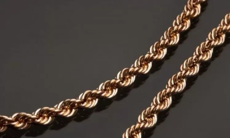 Հյուրանոցում ժամանակ է անցկացրել տղամարդու հետ և գողացել նրա ոսկյա շղթան