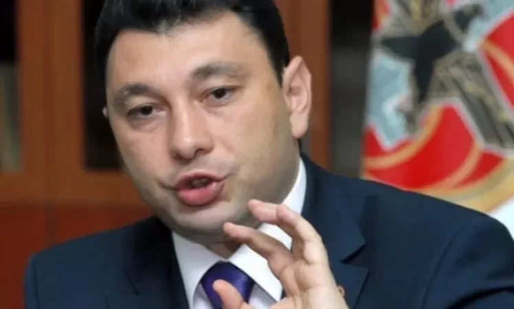 Sharmazanyan: Maybe He Forgot How He Used to 'Lay Down on the Asphalt'