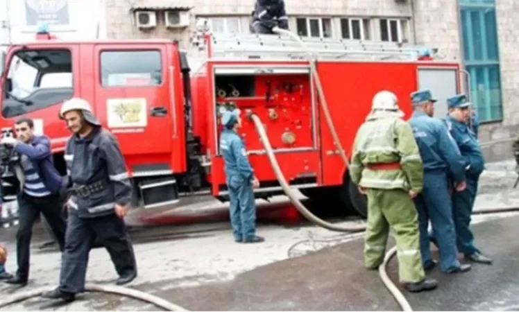 Հրդեհ Տրանսպորտի նախարարության շենքում. դեպքի վայր է մեկնել  վեց մարտական հաշվարկ