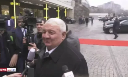 Դավիթ Տոնոյանն անձամբ դիմավորեց Յուրի ԽաչատուրովինՏԵՍԱՆՅՈՒԹ․ Դավիթ Տոնոյանն անձամբ դիմավորեց Յուրի Խաչատուրովին