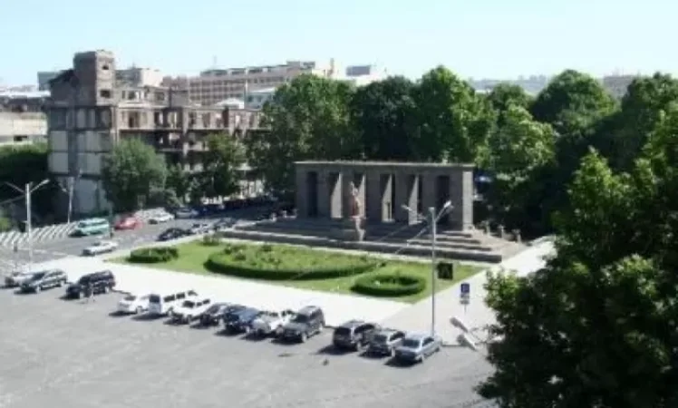 Շահումյանի հրապարակն այլևս ավտոկայանատեղի չէ