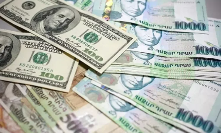 ՊԵԿ պաշտոնյան 5.000.000 ՀՀ դրամ և 5000 ԱՄՆ դոլար գումար է հափշտակել