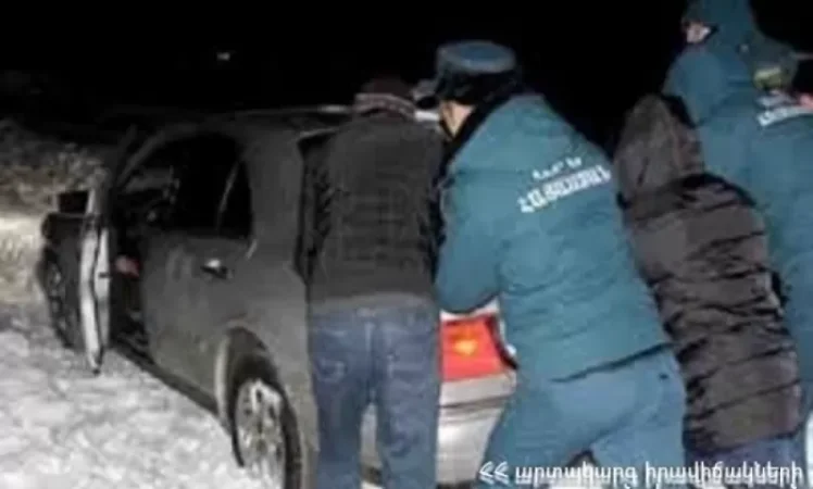 Փրկարարներն ավտոմեքենան դուրս են բերել արգելափակումից