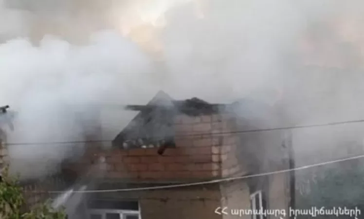 Փրկարարները մարել են Աշտարակի տներից մեկում բռնկված հրդեհը