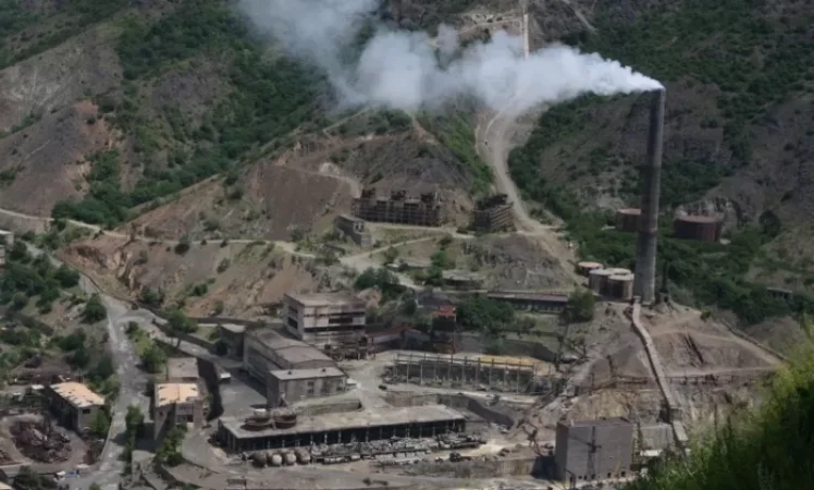 Հետաձգվել է Ալավերդու պղնձաձուլարանի աշխատակիցների պայմանագրերի լուծարման գործընթացը