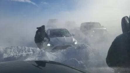 ՏԵՍԱՆՅՈՒԹ․ Ինչպես են փրկարարներն արգելափակումից դուրս բերում 138 ավտոմեքենա և 210 քաղաքացու