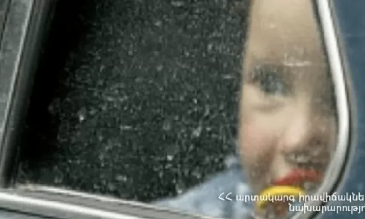 Փրկարարներն ավտոմեքենաից դուրս են բերել ներսում արգելափակված երեխային