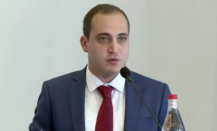 Ակցիա կիրականացնենք Արթուր Մեսչյանի և Հայկ Մարությանի կողմից քանդվող շենքի մոտակայքում