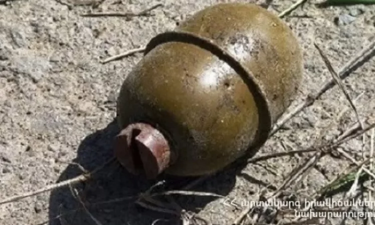 Մեծամոր-Մայիսյան ավտոճանապարհի 2-րդ կմ-ի մոտակայքում նռնակ է հայտնաբերվել