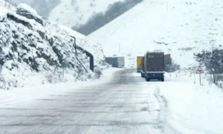 Փակ և դժվարանցանելի ճանապարհներ կան. Ինչ իրավիճակ է մարզերում