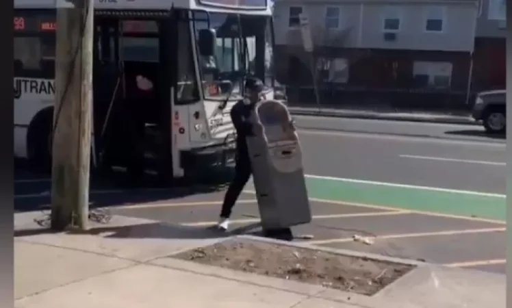VIDEO: Man Attempts to Transport Stolen ATM by Bus