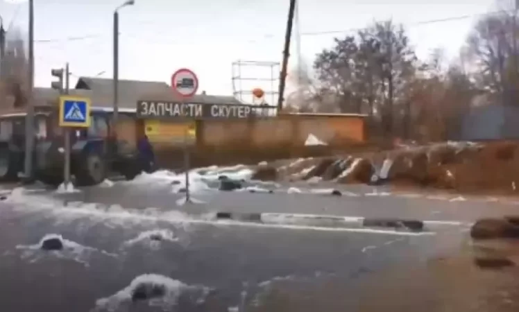 VIDEO: Voronezh Streets Flooded with Water