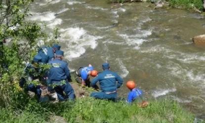 Կրկին երերխա է ընկել գետը