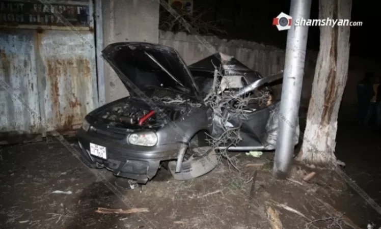 ԵՊՀ ուսանողը մեքենայով բախվել է ծառին. Նա հոսպիտալացվել է