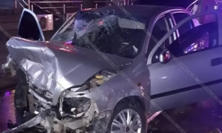 Երևանում բախվել են Mercedes-ը, Opel-ն ու 06-ը. վարորդներից մեկը բիլիարդի ֆեդերացիայի փոխնախագահն է