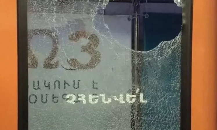 Photograph: A Train Window Shattered by Stone Thrown from the Side of the Road in Yerevan Metro