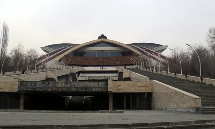 Մարզահամերգային համալիրը միլիոնների պարտքեր է կուտակել. աշխատակիցները որոշել են բողոքի ակցիա իրականացնել. «168 ժամ»